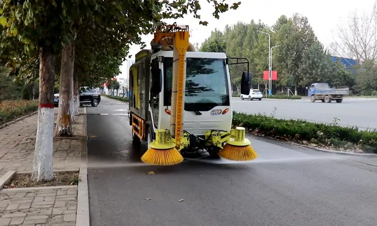 大型电动树叶收集车