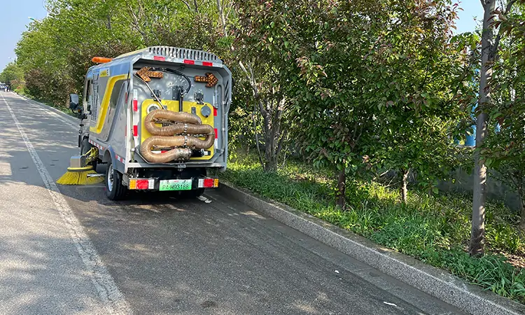 小型电动洗扫车