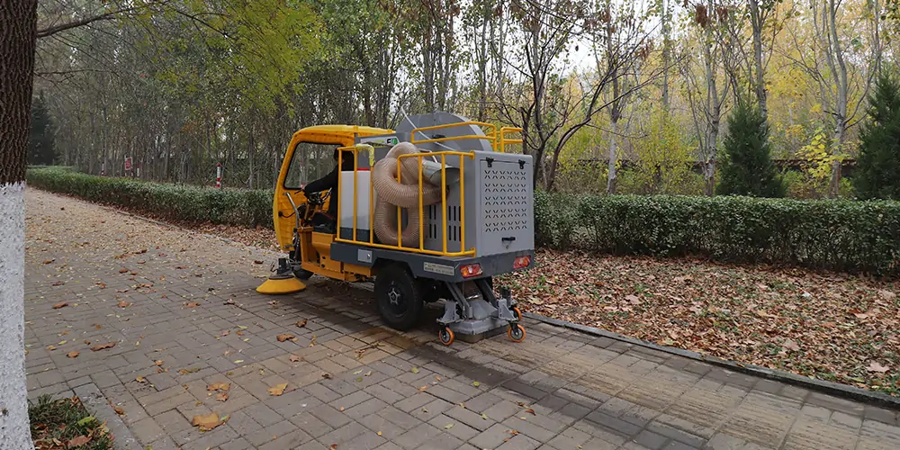 三轮树叶收集车_多功能树叶收集车_吸树叶的机器_扫树叶神器g