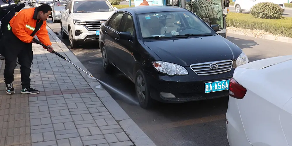 路面污渍清洁“专家”_电动洗扫车_环卫洗扫车_小型洗扫车