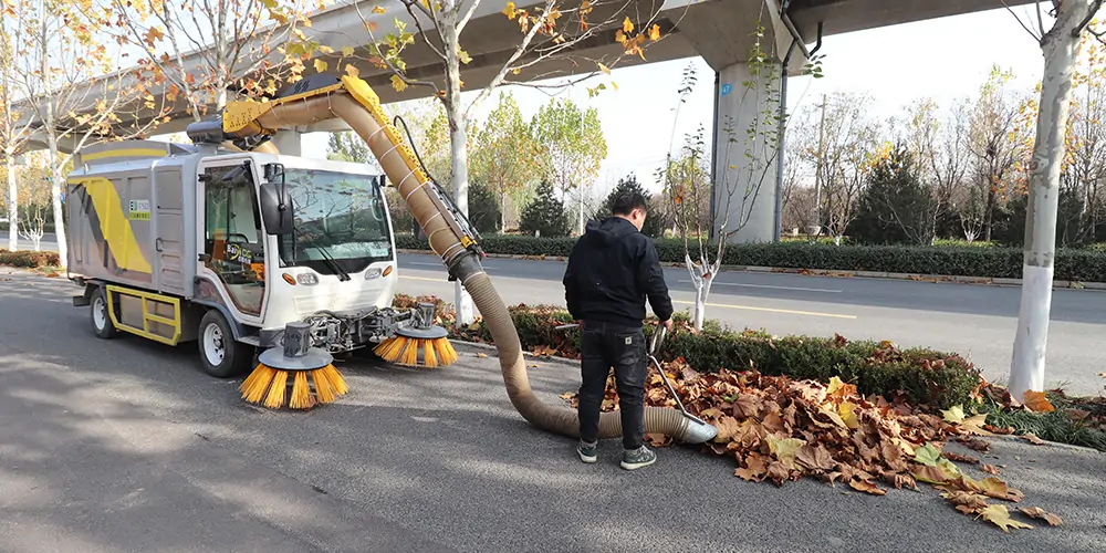 纯电动树叶收集车_多功能树叶收集车_吸树叶的机器_扫树叶神器