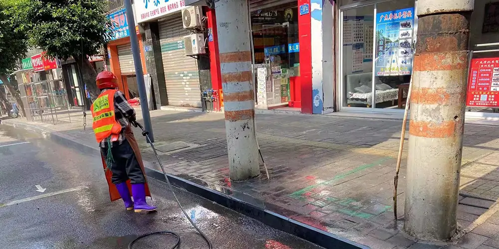 三轮高压清洗车_小区高压清洗车_物业小型高压冲洗车_园区高压清洗车