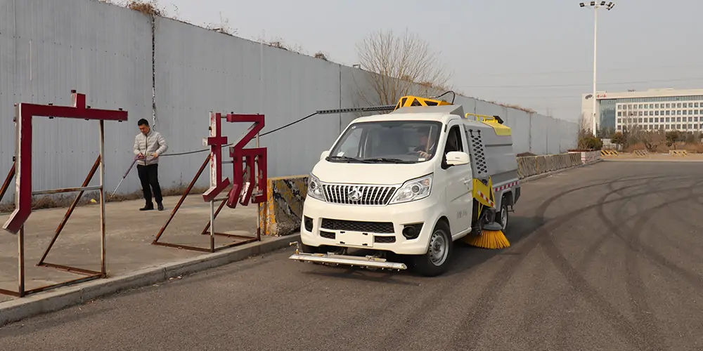 可上牌道路洗扫车_电动洗扫车_环卫洗扫车_小型洗扫车