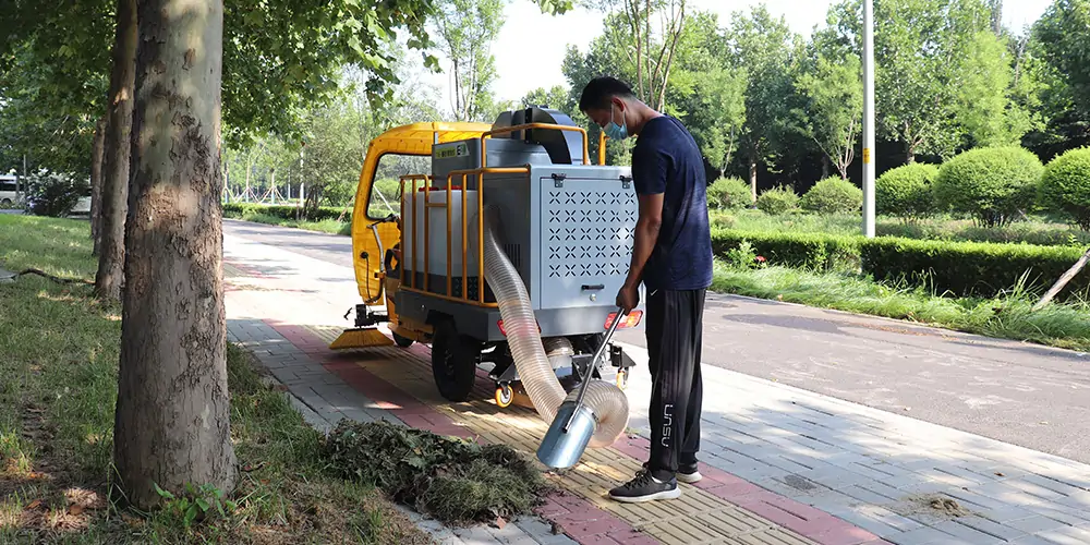 纯电动树叶收集车_多功能树叶收集车_吸树叶的机器_扫树叶神器