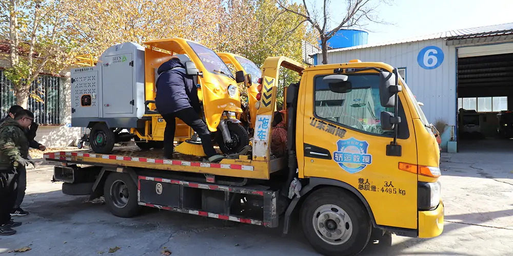 吸入式树叶收集车 电动三轮车树叶收集器 树叶收集器车 三轮树叶收集车 林场专用树叶收集车