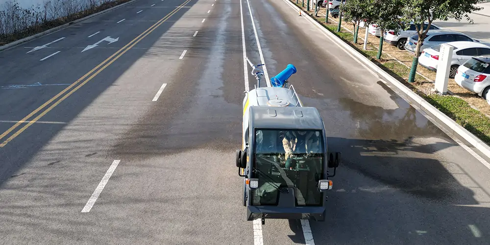 三轮车洒水车 小型电动洒水车 洒水车三轮车 三轮洒水车 洒水三轮车 洒水车小型