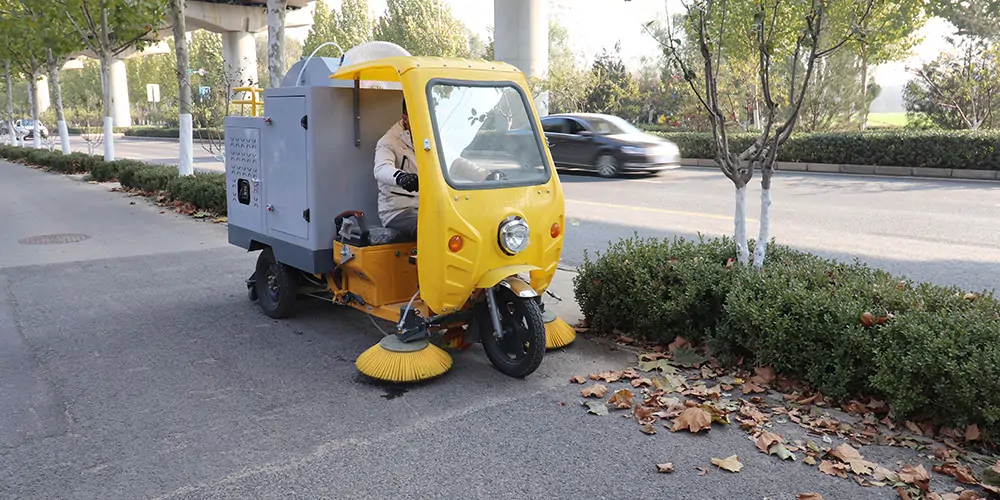 树叶收集器车 三轮树叶收集车 林场专用树叶收集车 三轮车树叶收集机 电动三轮车树叶收集器