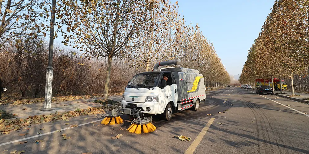 电动树叶专用收集车 树叶收集一体车 吸入式树叶收集车 破碎树叶收集车 强力吸树叶收集车